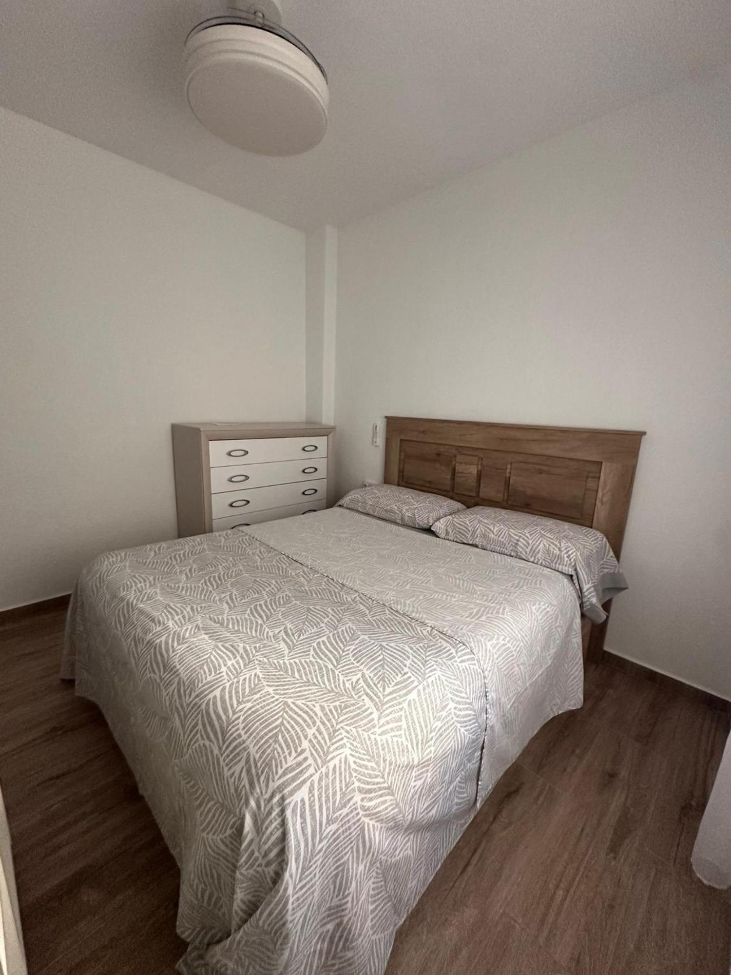 Happy Hideaway Apartment Alicante Luaran gambar