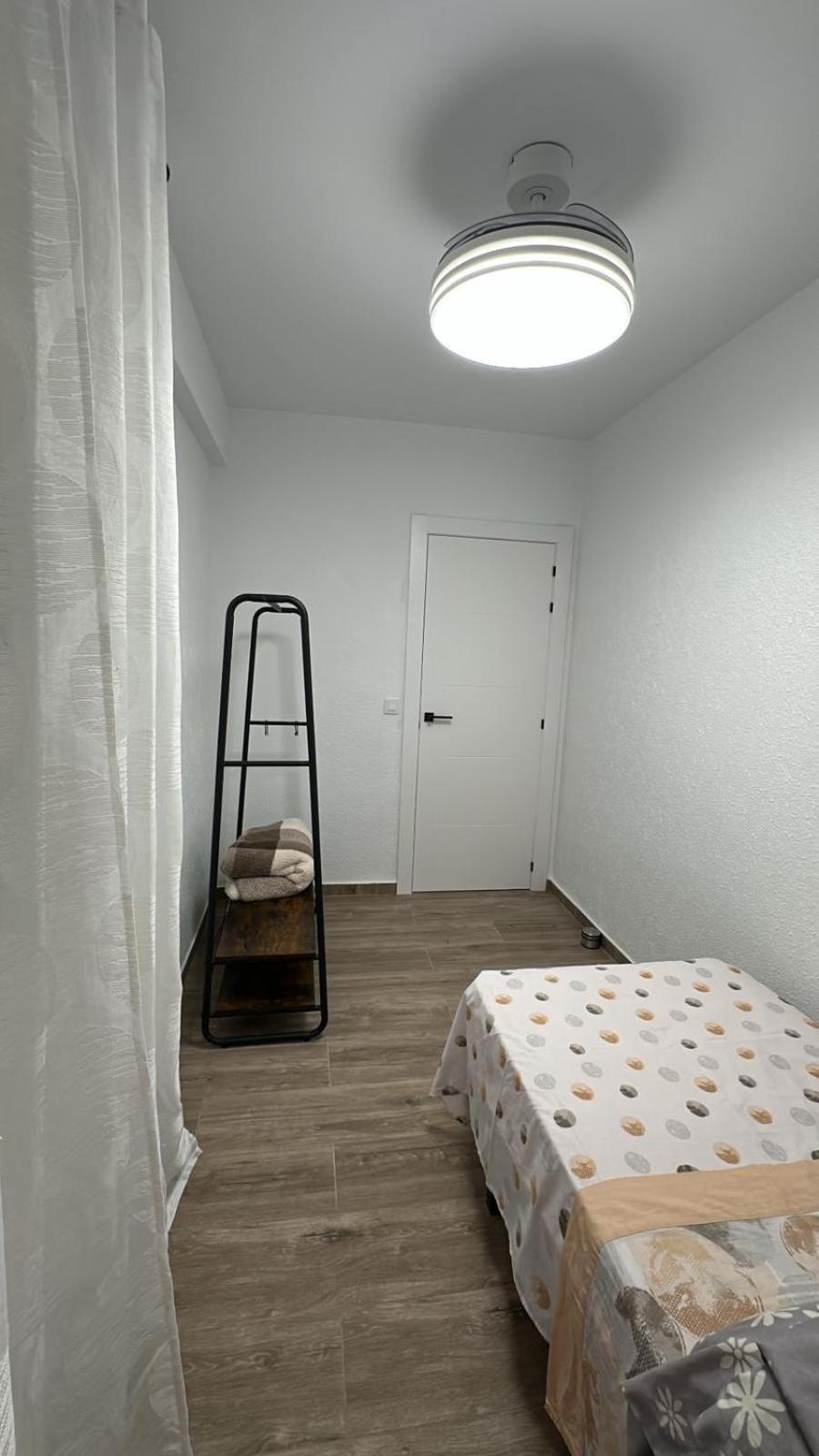 Happy Hideaway Apartment Alicante Luaran gambar
